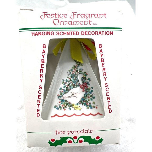 Festive Fragrant Ornament Fine Porcelain Bayberry Scented Hanging Scented Decora - Picture 1 of 8